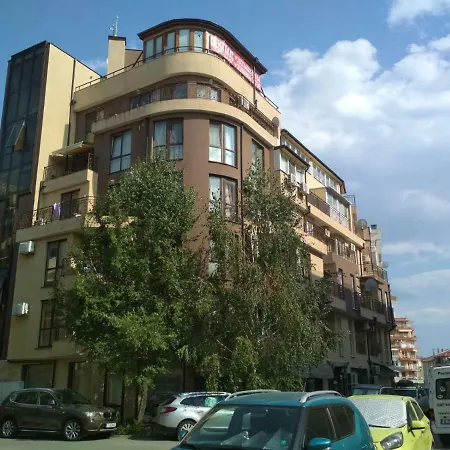 דירה Parus-2-studio פומורי